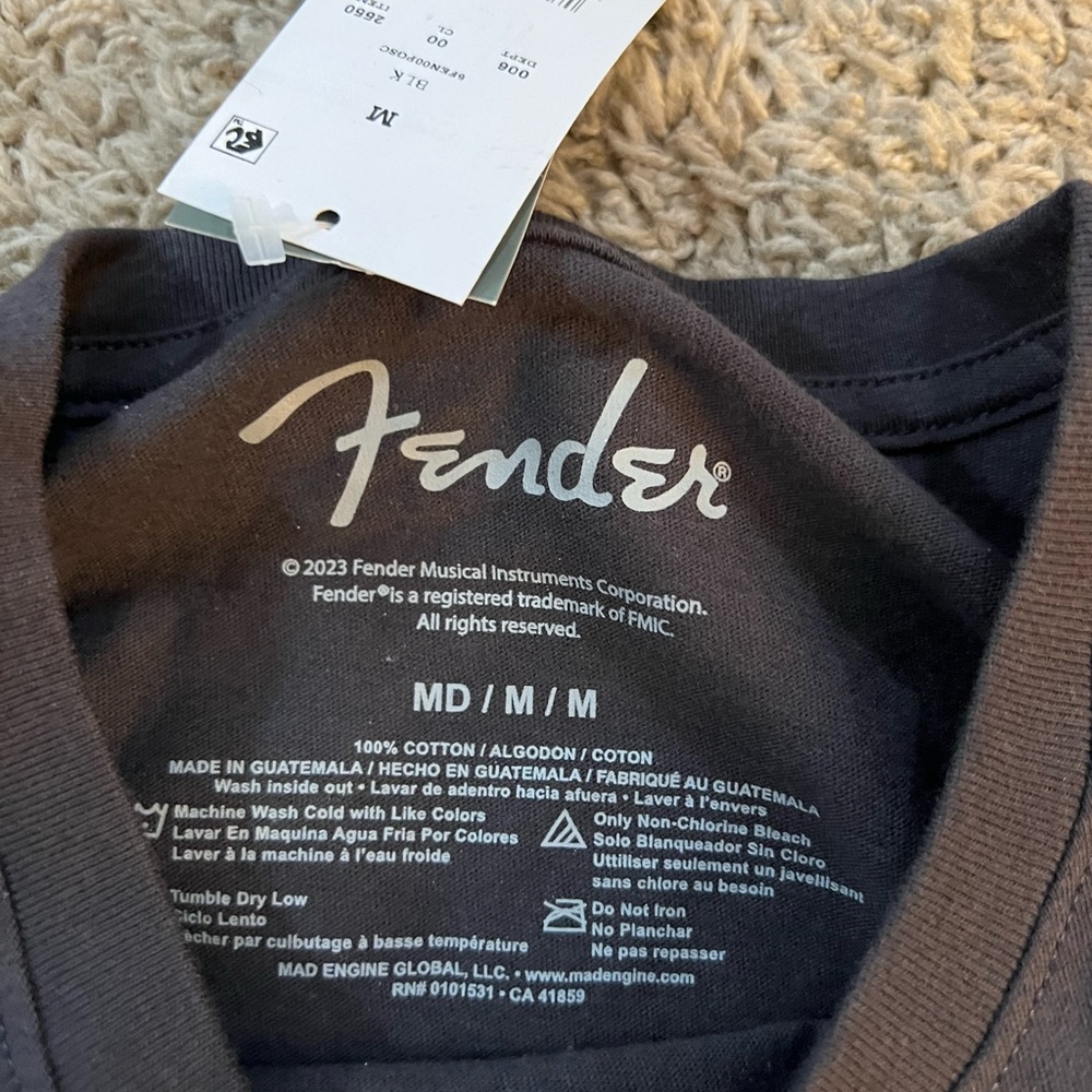 Fender Women's Short Sleeve Shirt Size Medium NWT - Picture 3 of 4